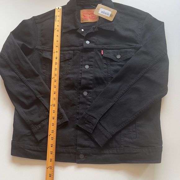 NWT Levis Men's Trucker Jacket Denim Cotton Button Front Denim Size Large 🔥🔥 (E2 - Picture 2 of 6